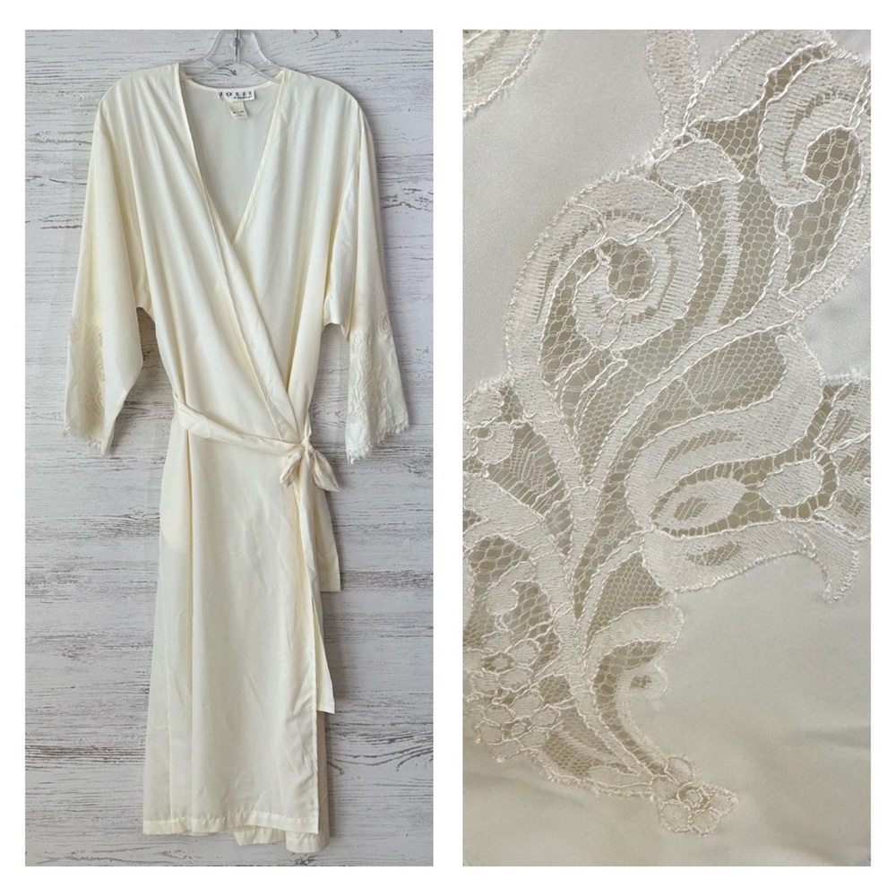 VINTAGE 80s JOSIE BY NATORI Butter Yellow Cream Lace Sleeve Wrap Robe M